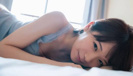 秋元真夏 おっぱい