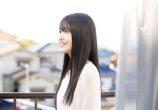 久保史緒里 おっぱい