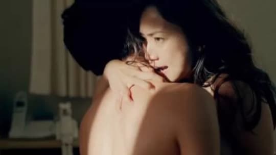 女性芸能人濡れ場シーン