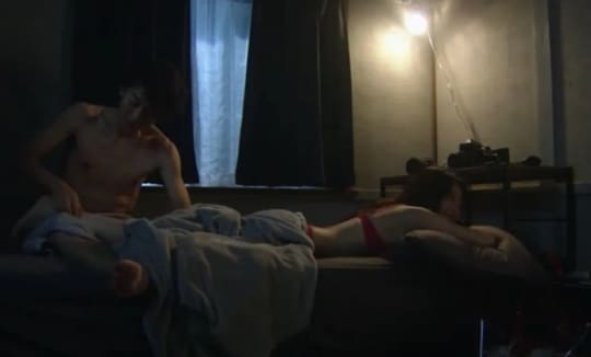 女性芸能人濡れ場シーン