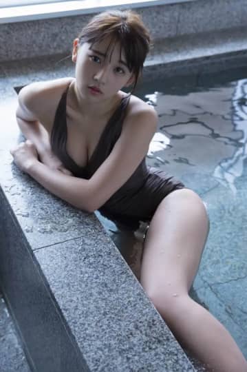 浅川梨奈 おっぱい