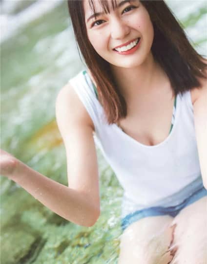 小坂奈緒 おっぱい