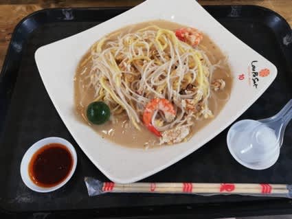 伝統的な麺類の食べ物