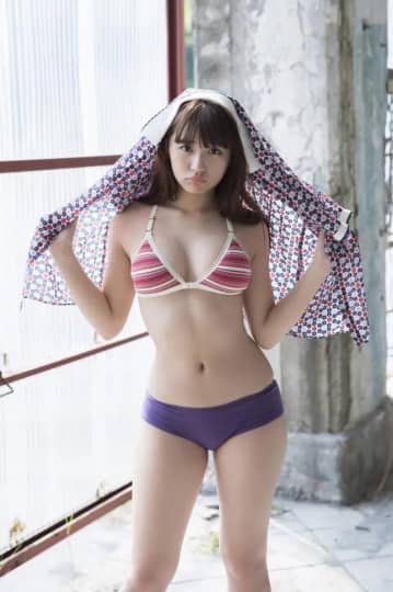浅川梨奈 おっぱい