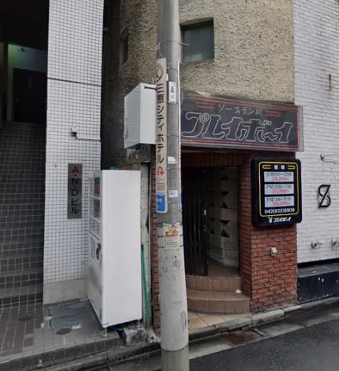 プレイボーイ店舗前