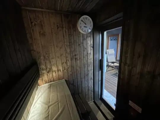 ポットサウナ室内