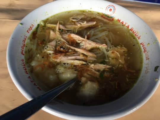 インドネシア料理　ソトアヤム (Soto Ayam)　チキンスープ