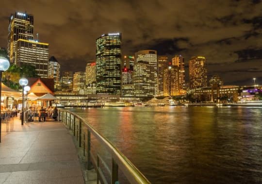 オーストラリア