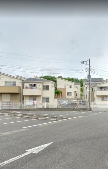 ゼスト横浜戸塚店の駐車場