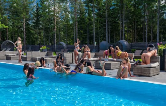 FKK Globeの屋外プールの様子