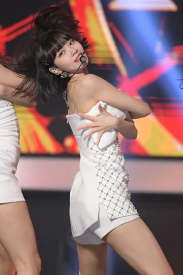 LE SSERAFIM(ルセラフィム) エロ