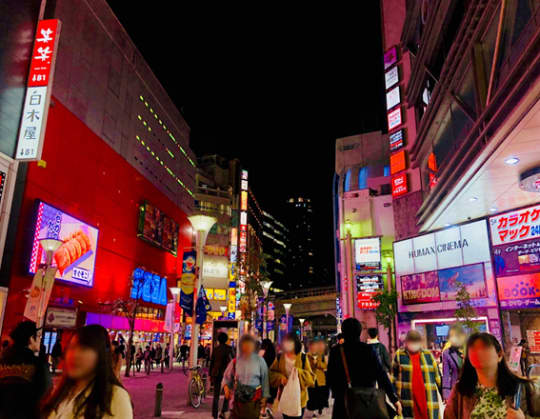 池袋の街の風景