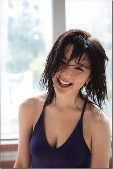 真野恵里菜 おっぱい
