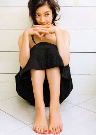 篠原涼子 おっぱい