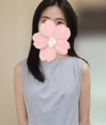 春の夜の女の子