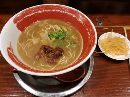 ご当地の美味しいものの例（徳島ラーメン）