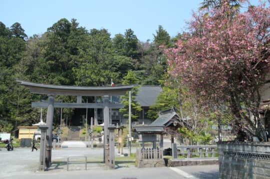 鳥海山大物忌神社　裏