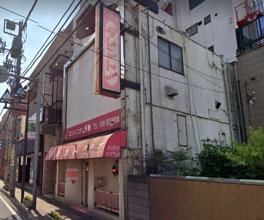 お店の前