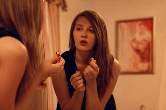 デートに行く前の女性