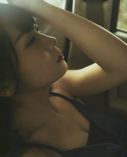 秋元真夏 おっぱい