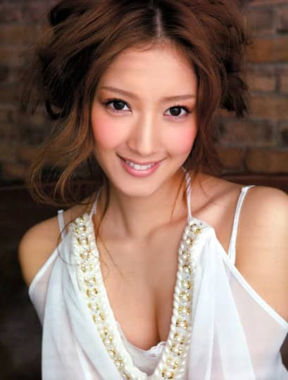 菜々緒 おっぱい