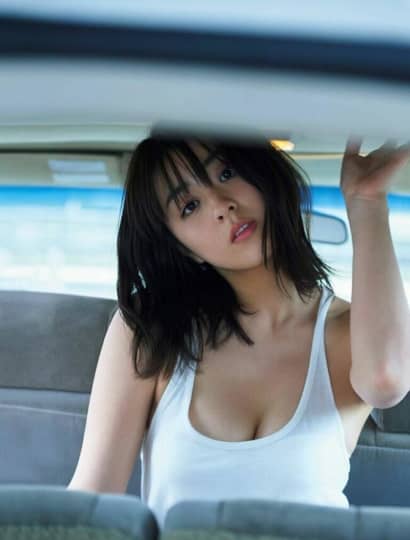 柳ゆり菜 おっぱい