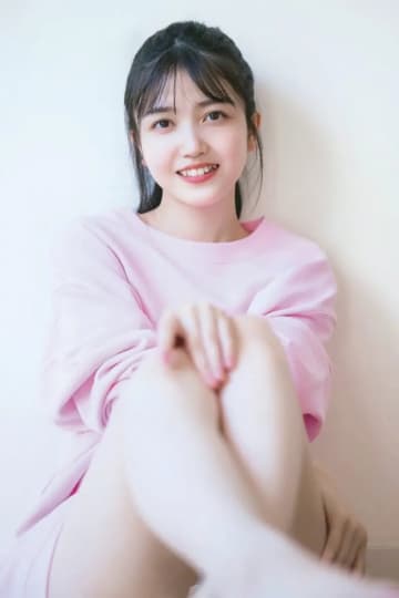 久保史緒里 おっぱい