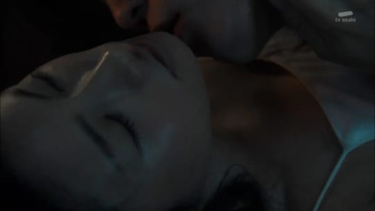 女性芸能人濡れ場シーン