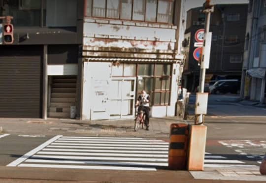 堀詰駅横の横断歩道