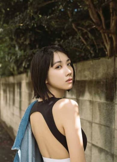 松本穂香 おっぱい