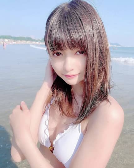 景井ひなのエロいおっぱい(巨乳？)画像