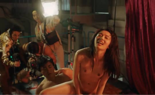 女性芸能人濡れ場シーン