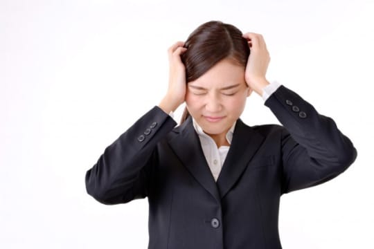 https://publicdomainq.net/business-woman-worried-0007335/