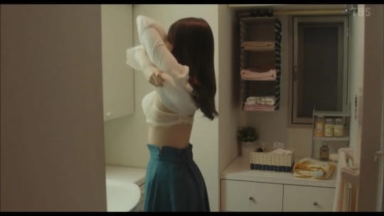 女性芸能人濡れ場シーン