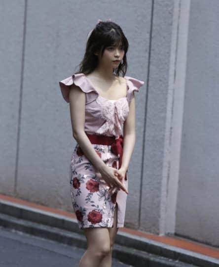 景井ひなのエロい乳首がエッチ