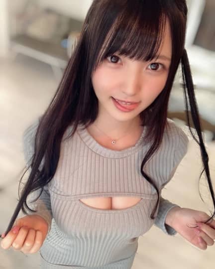 由良ゆら おっぱい