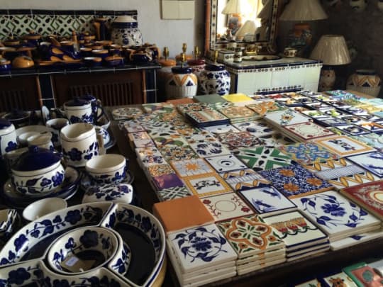 中米独自の模様の陶器