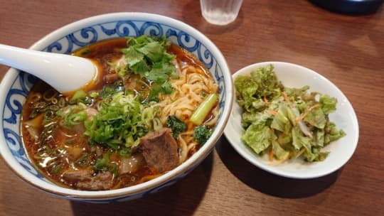 台湾定番の牛肉麺