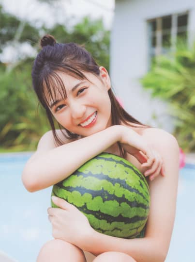 小坂菜緒 おっぱい