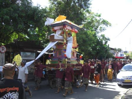 歴史あるインドネシアのお祭り