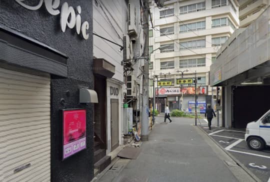 エモーション店舗前