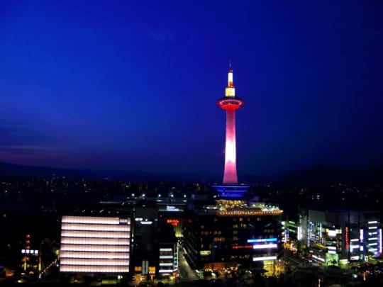 京都駅大空広場