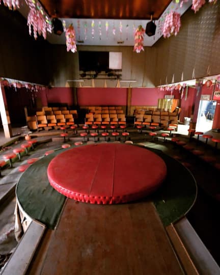 ストリップショー