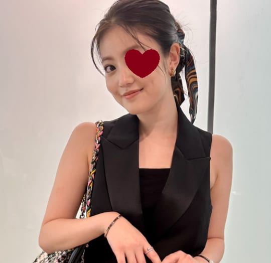 女性