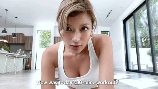 ローラのエロいおっぱい(巨乳)画像