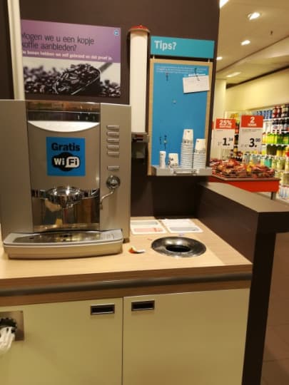 オランダのスーパーの無料コーヒーマシン