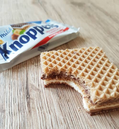 ハンガリー　ブダペスト土産　Knoppers Crispy Wafer