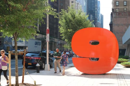 ニューヨーク　『RedNine』