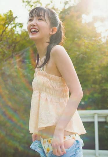 久保史緒里 おっぱい