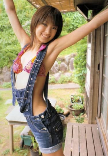 アッキーナ　脇